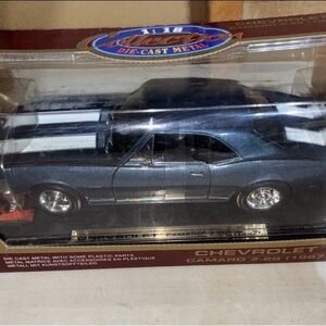 Chevrolet Camaro 1967 Die-Cast Model Car